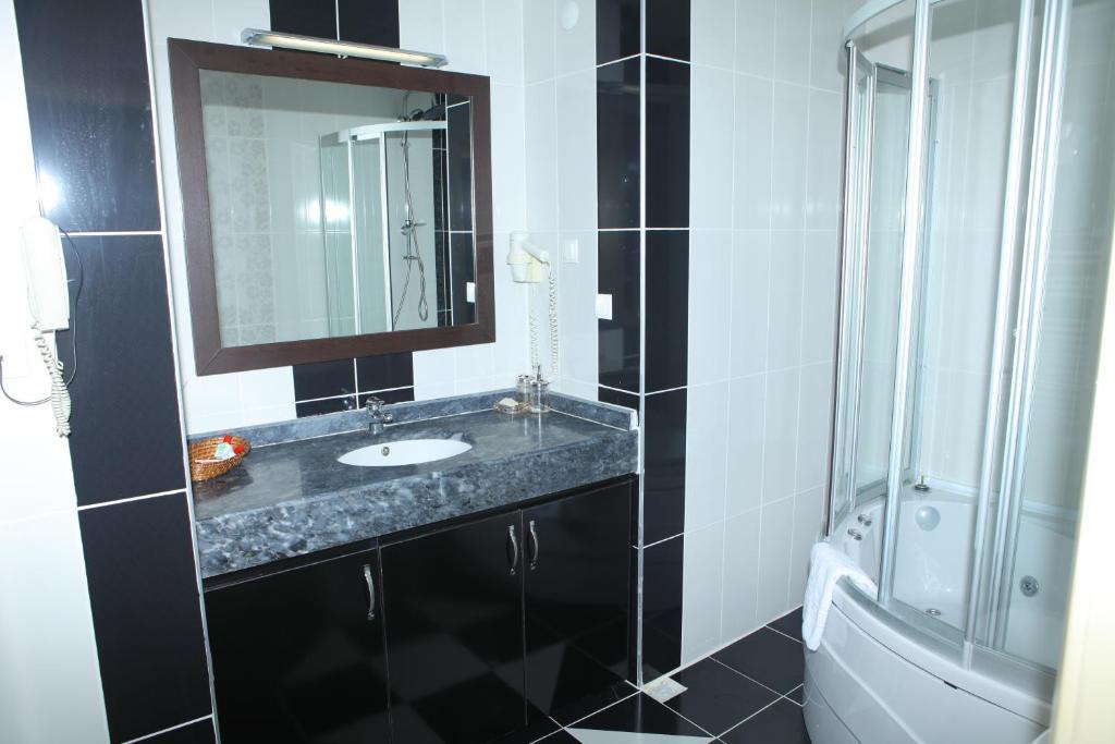 Cihan Hotel Hopa Exterior photo